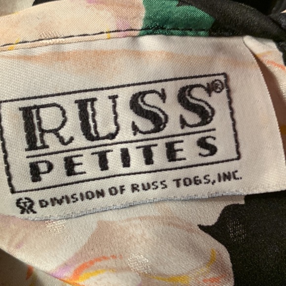 🌹Vintage White Gardenia Dot Jacquard Tie Neck Blouse - Picture 7 of 11